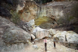 Sulphur cave1.